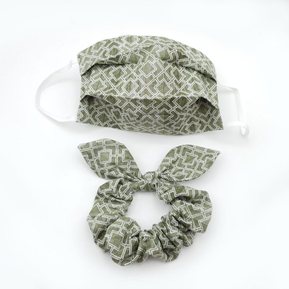 Christmas Scrunchy and Face Mask Set Face Covering - Picture 7 of 15